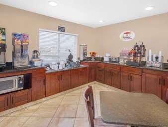 Super 8 by Wyndham Seville