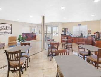 Super 8 by Wyndham Seville