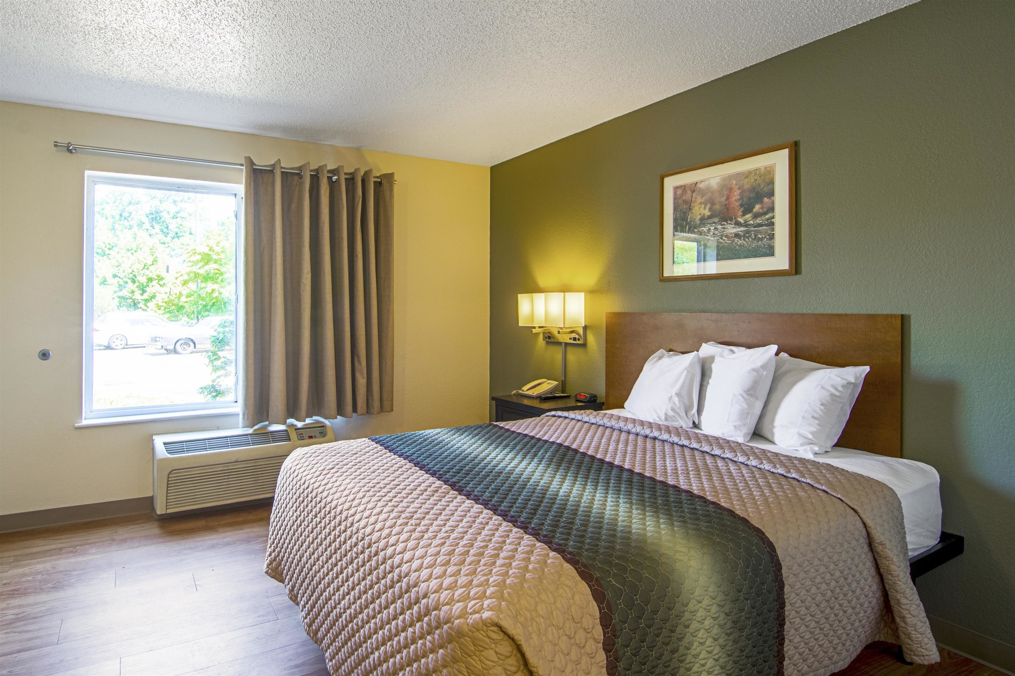 HomeTowne Studios Cincinnati - Sharonville