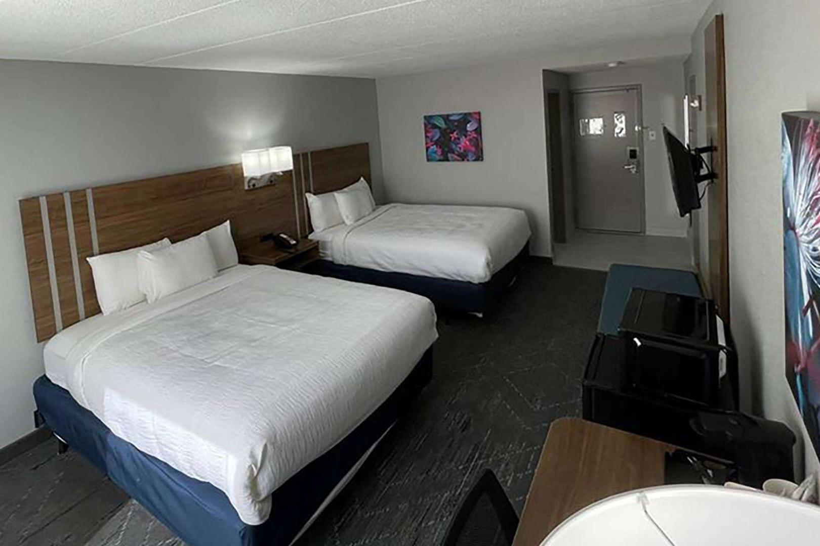 Days Inn & Suites by Wyndham Springfield OH