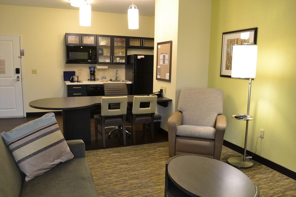 Candlewood Suites St. Clairsville