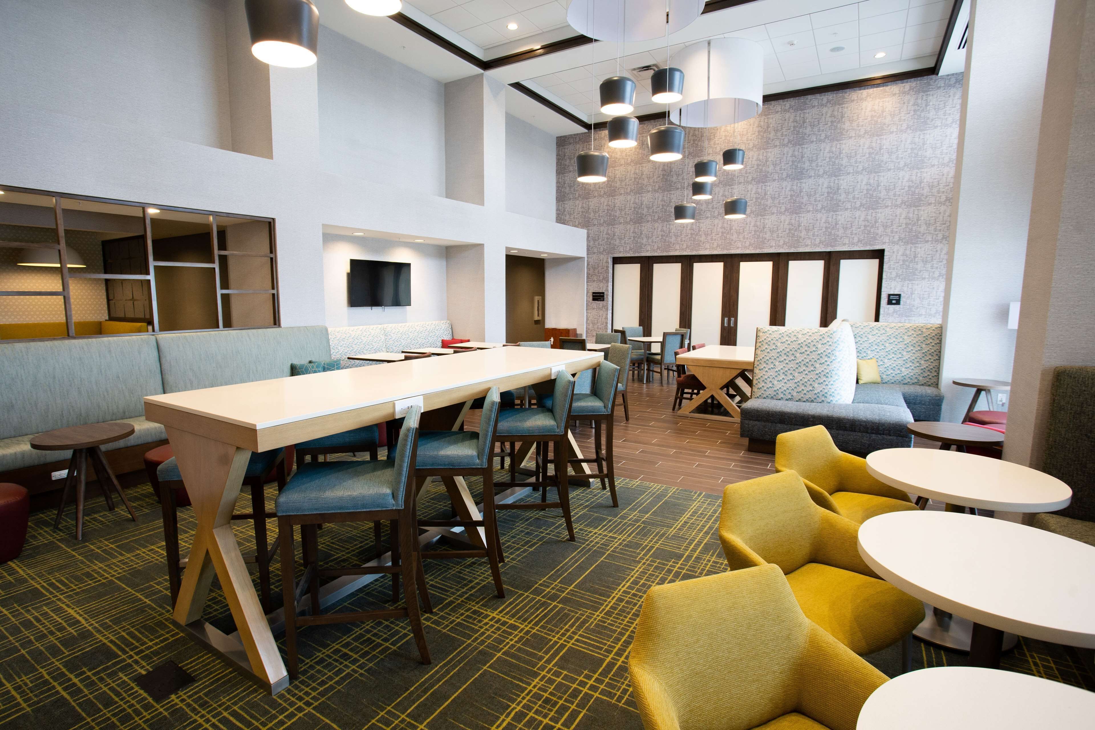 Hampton Inn & Suites St. Clairsville