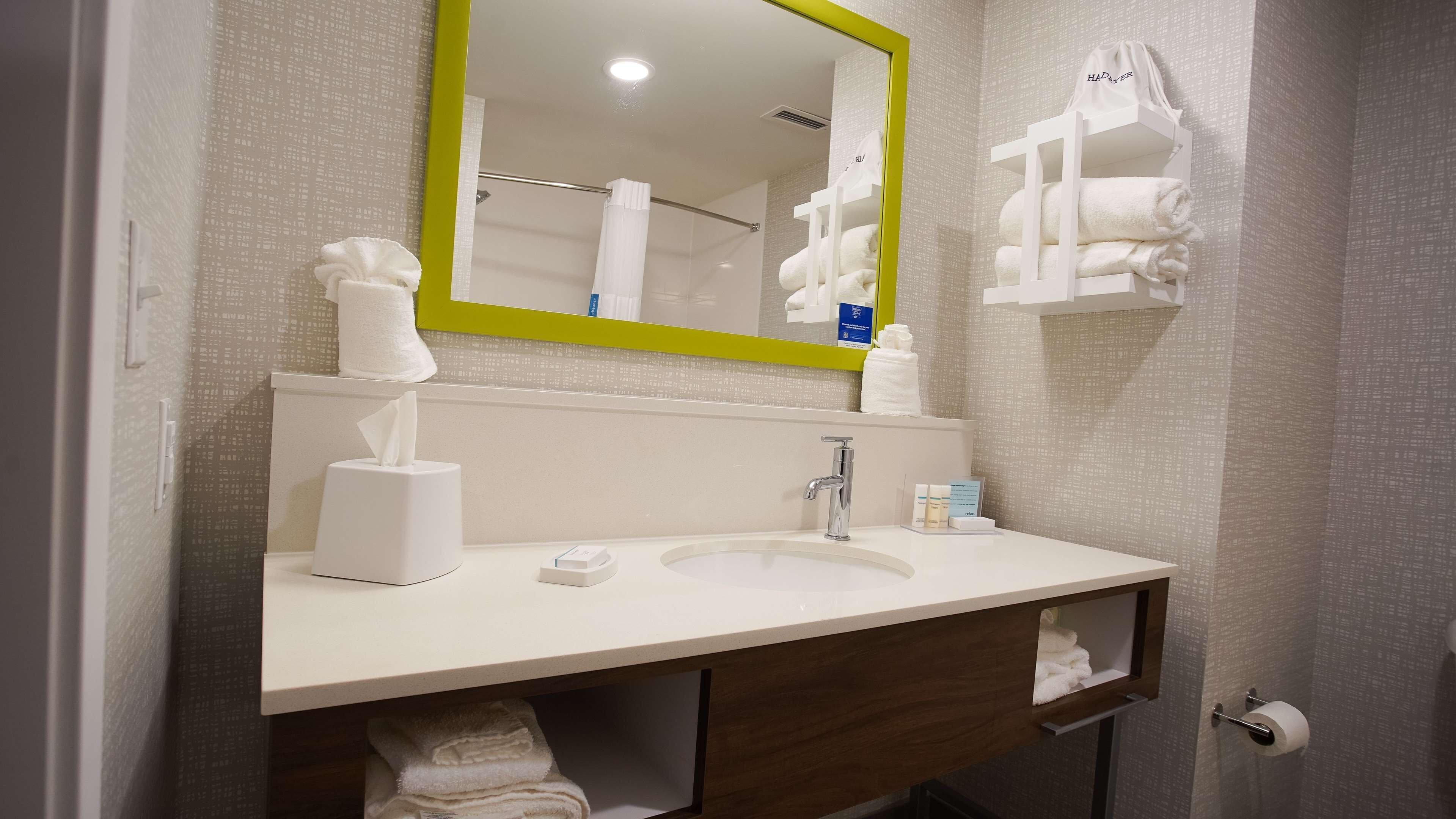 Hampton Inn & Suites St. Clairsville