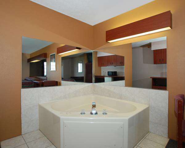 Knights Inn & Suites St Clairesville