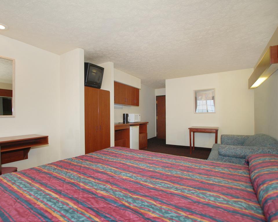 Knights Inn & Suites St Clairesville