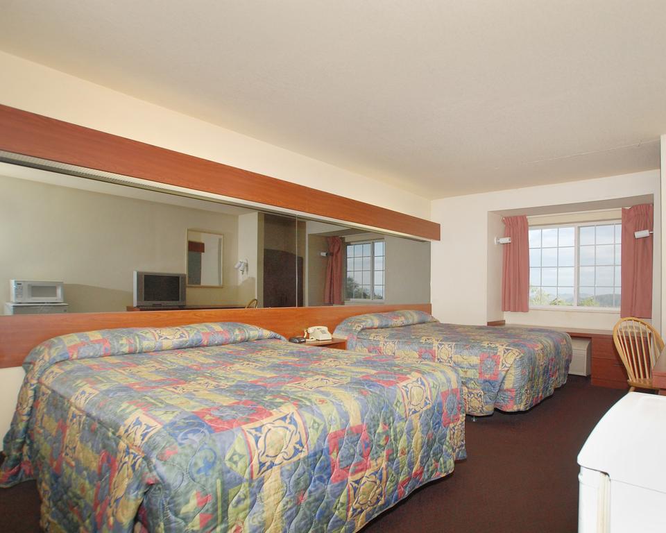 Knights Inn & Suites St Clairesville