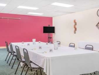 Days Inn by Wyndham St Clairsville