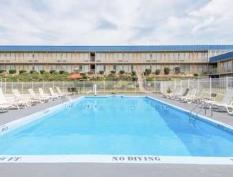 Days Inn by Wyndham St Clairsville