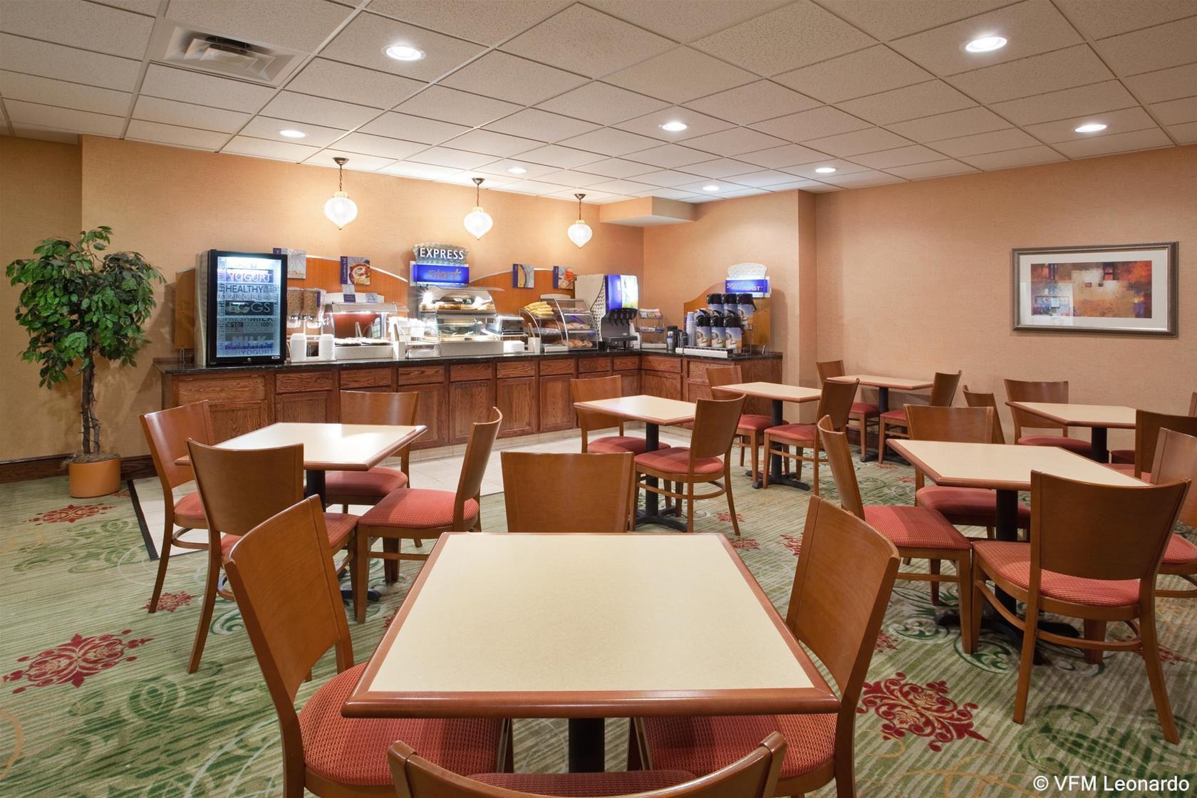 Holiday Inn Express & Suites Cleveland - Streetsboro
