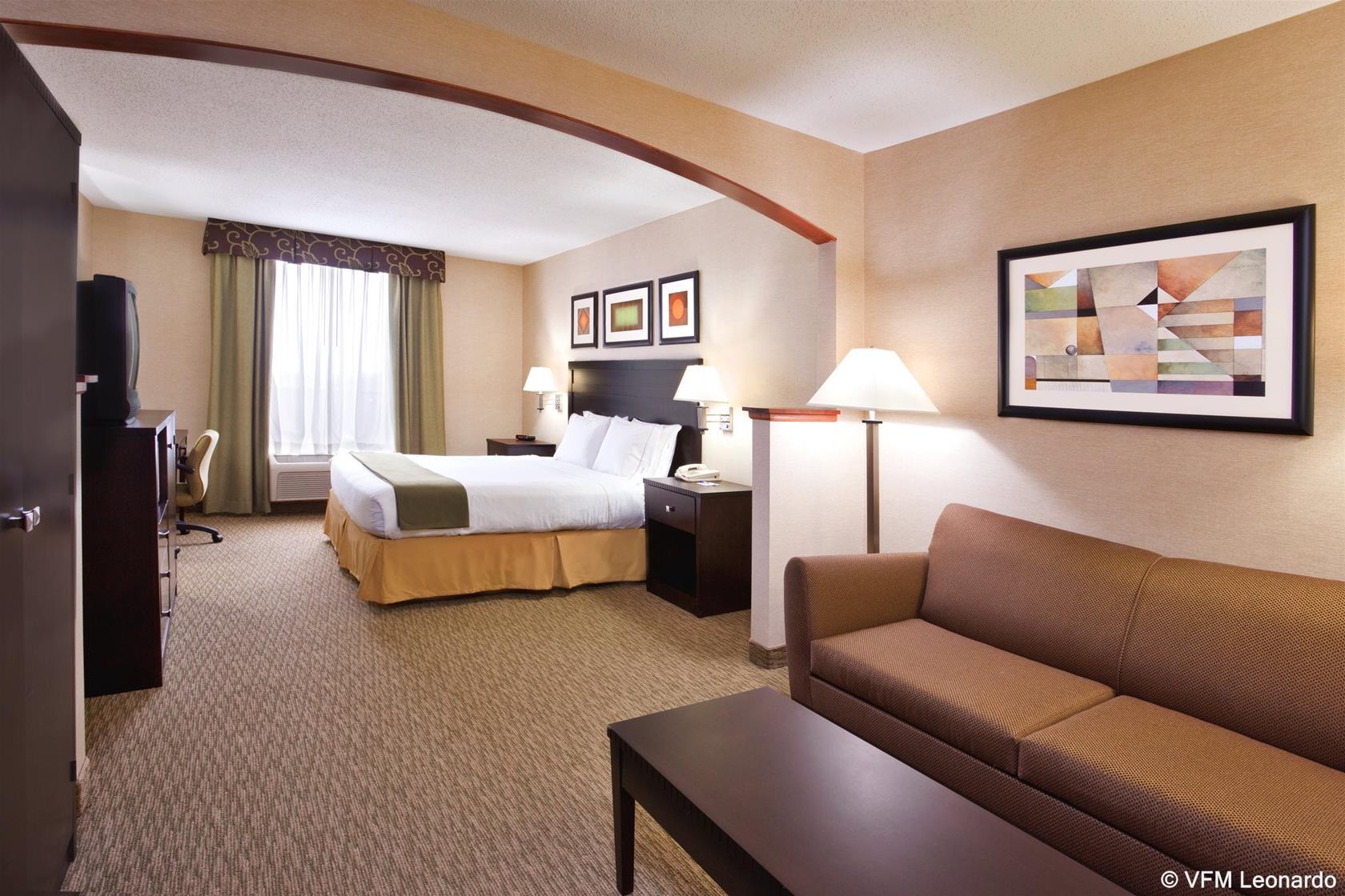 Holiday Inn Express & Suites Cleveland - Streetsboro