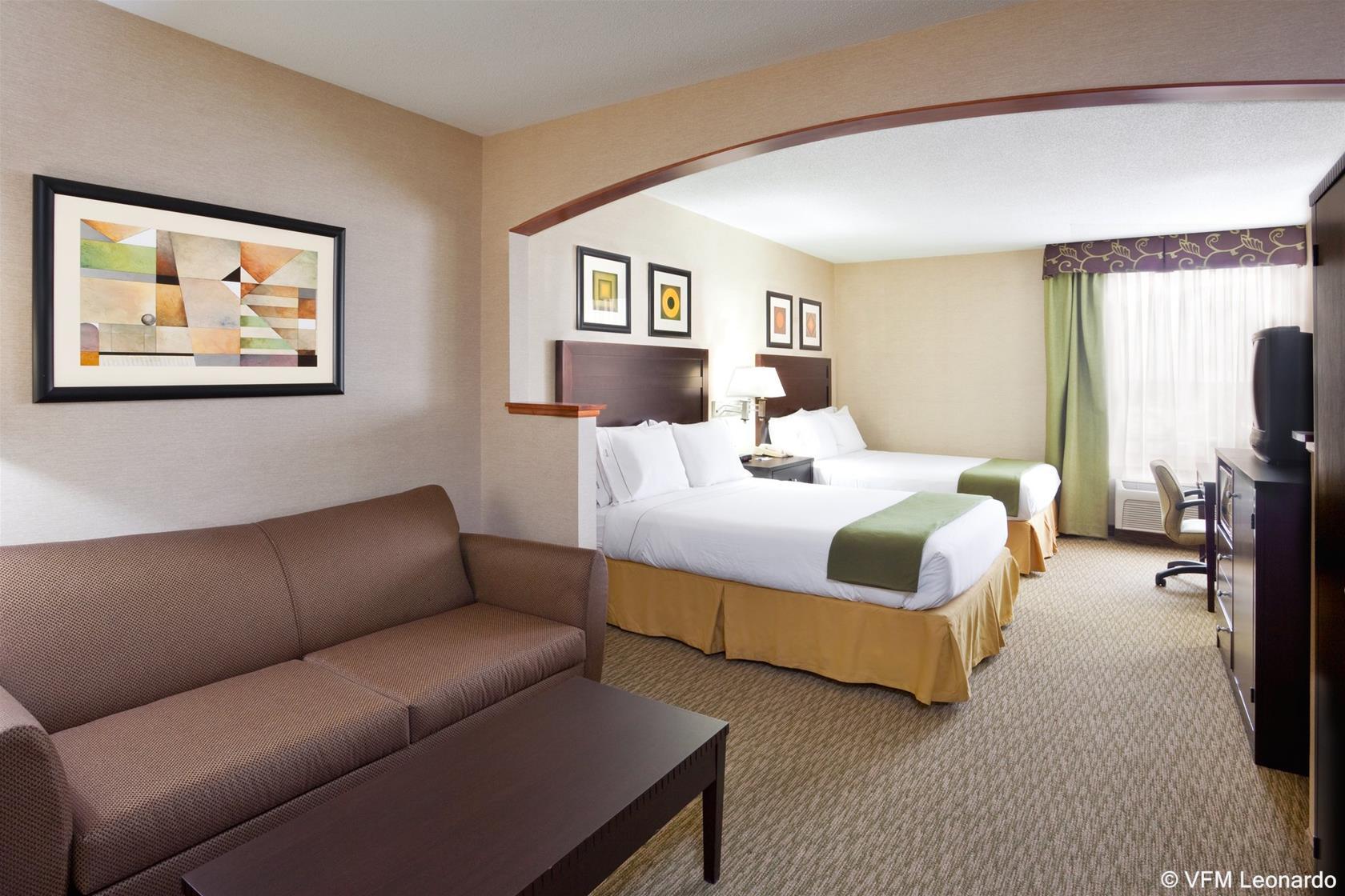 Holiday Inn Express & Suites Cleveland - Streetsboro