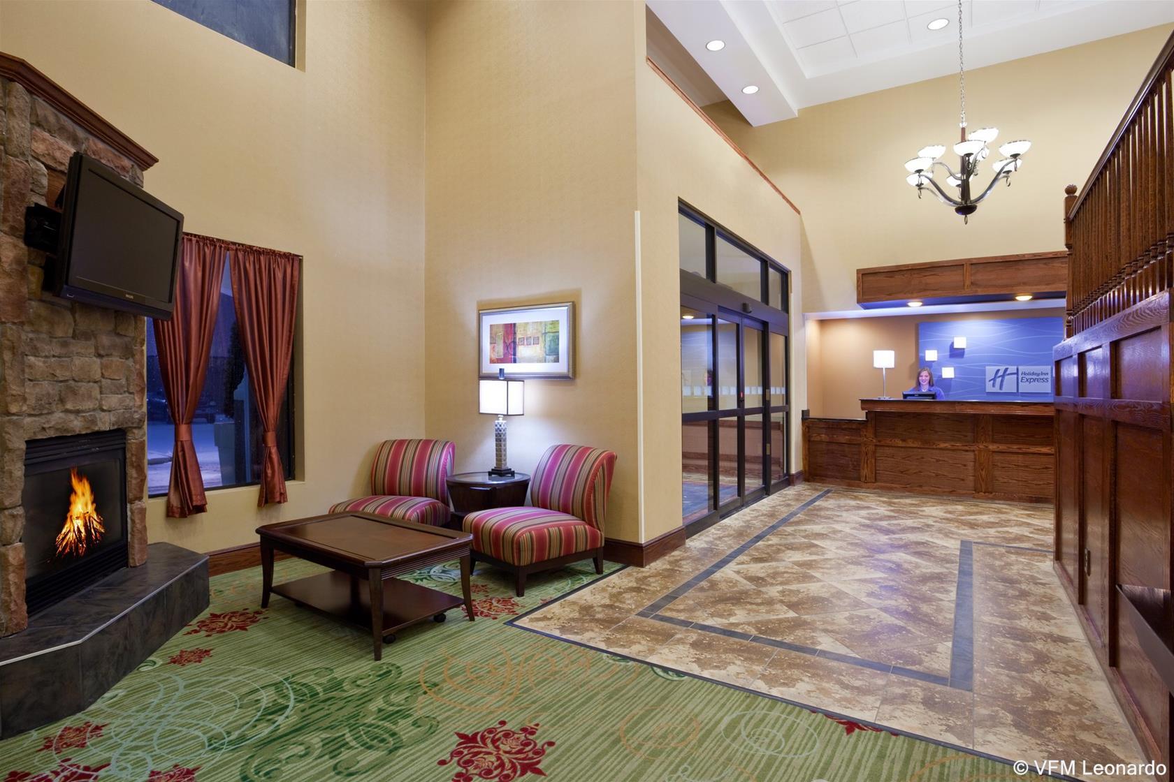 Holiday Inn Express & Suites Cleveland - Streetsboro