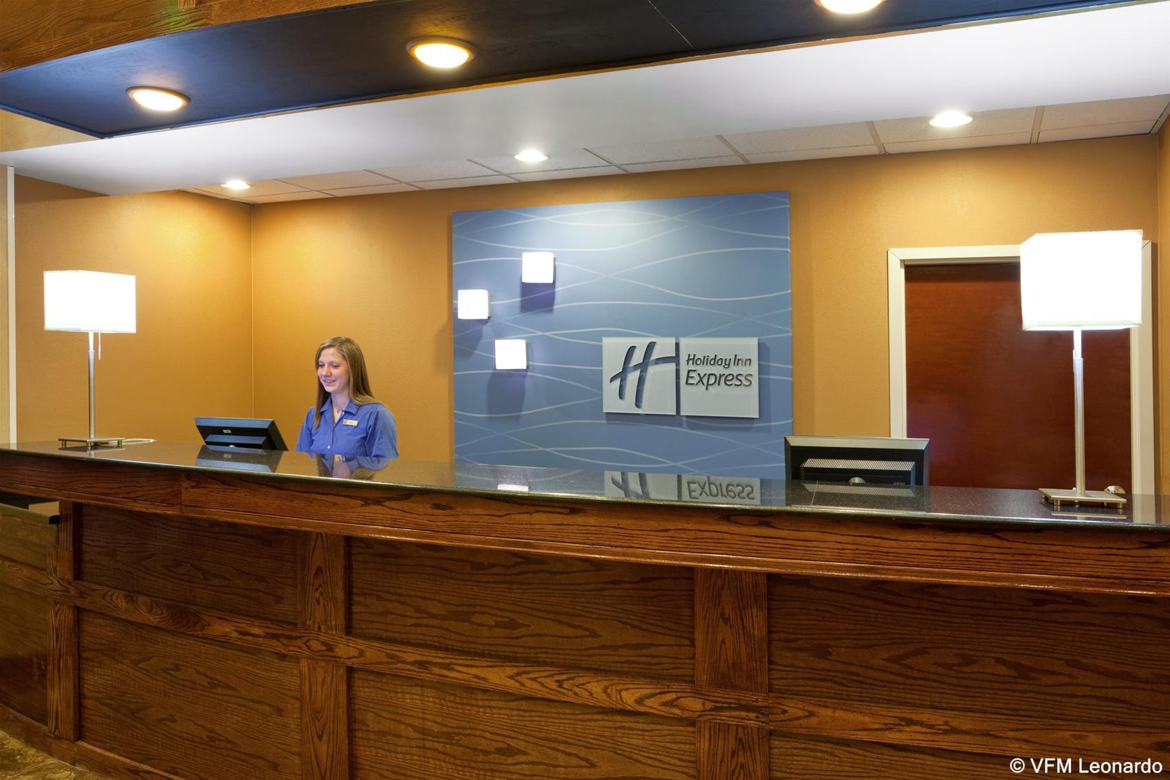 Holiday Inn Express & Suites Cleveland - Streetsboro