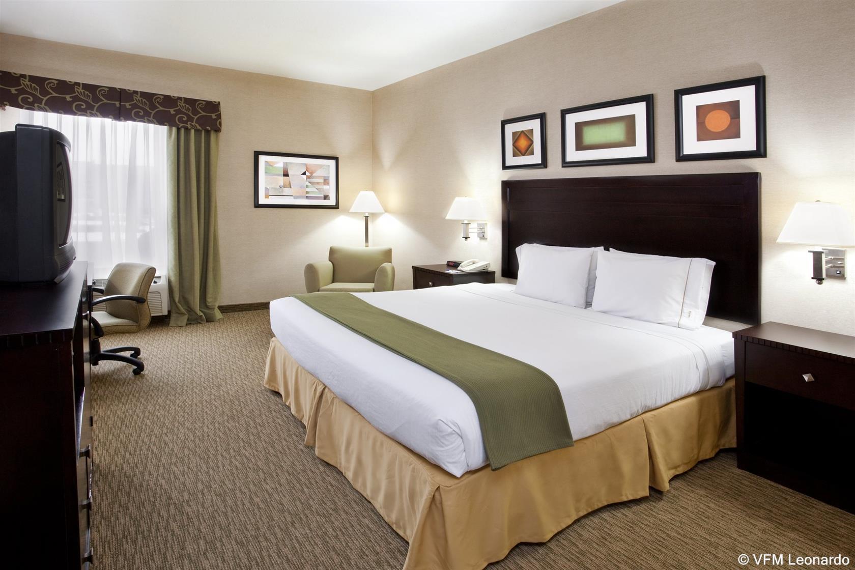Holiday Inn Express & Suites Cleveland - Streetsboro