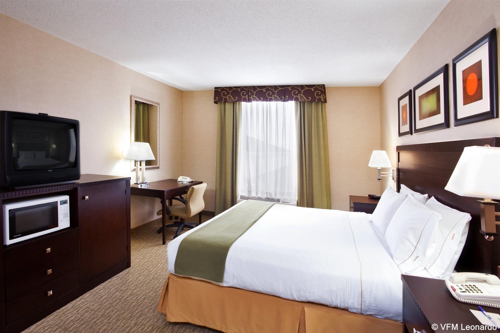 Holiday Inn Express & Suites Cleveland - Streetsboro