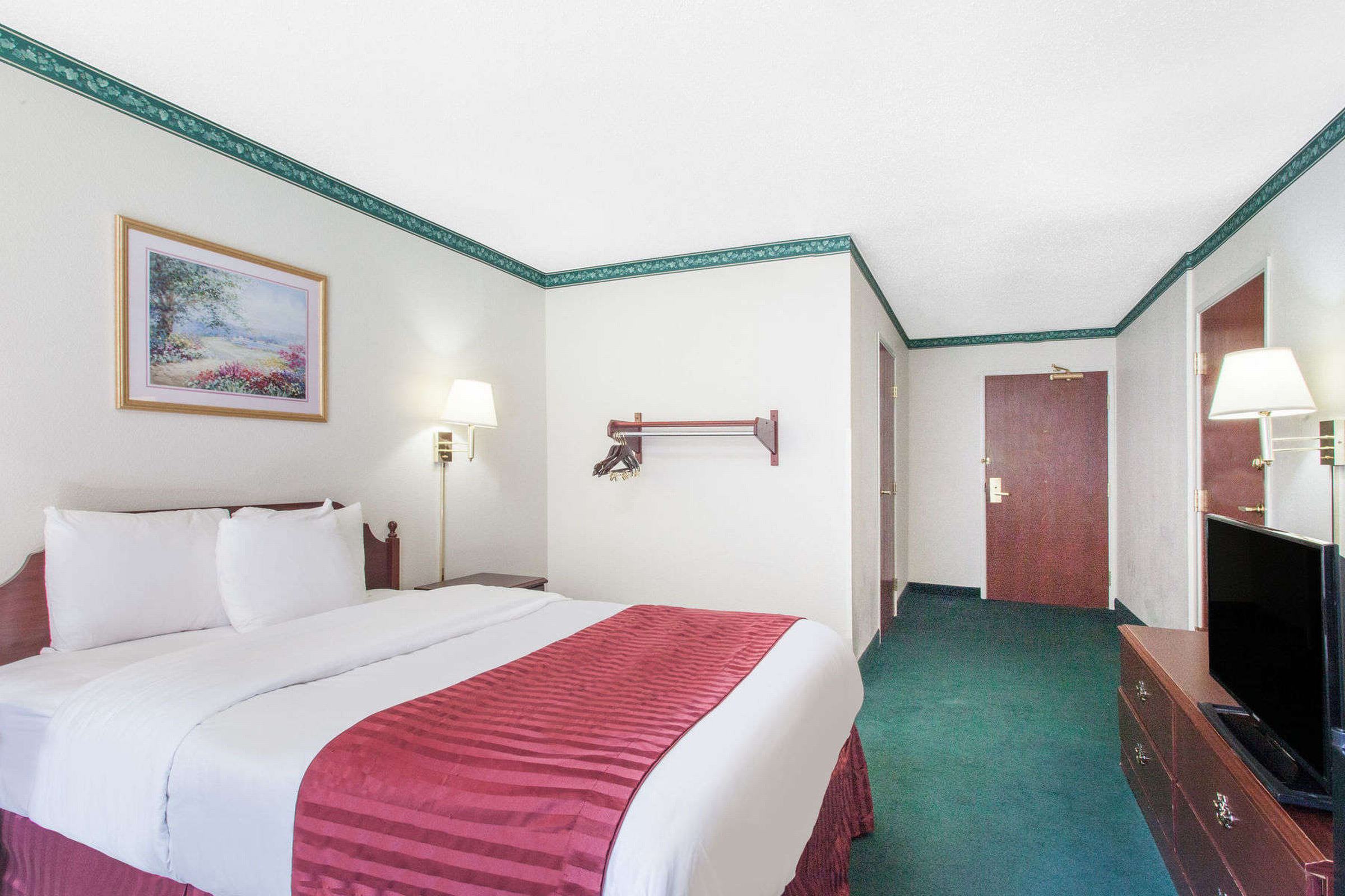 Baymont Inn & Suites by Wyndham Swanton/Toledo Airport
