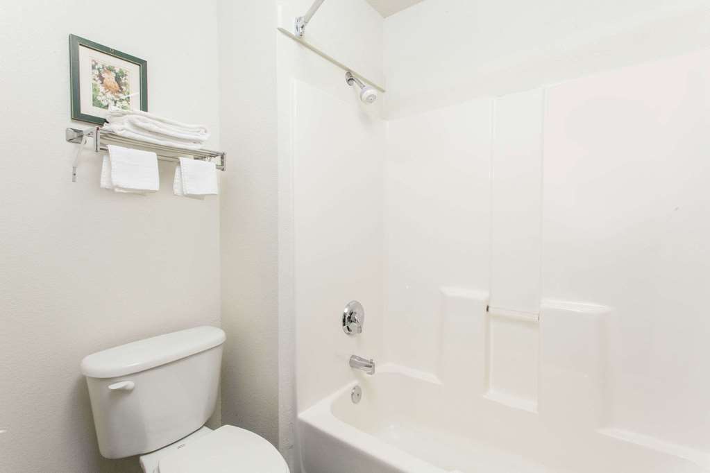 Baymont Inn & Suites by Wyndham Swanton/Toledo Airport