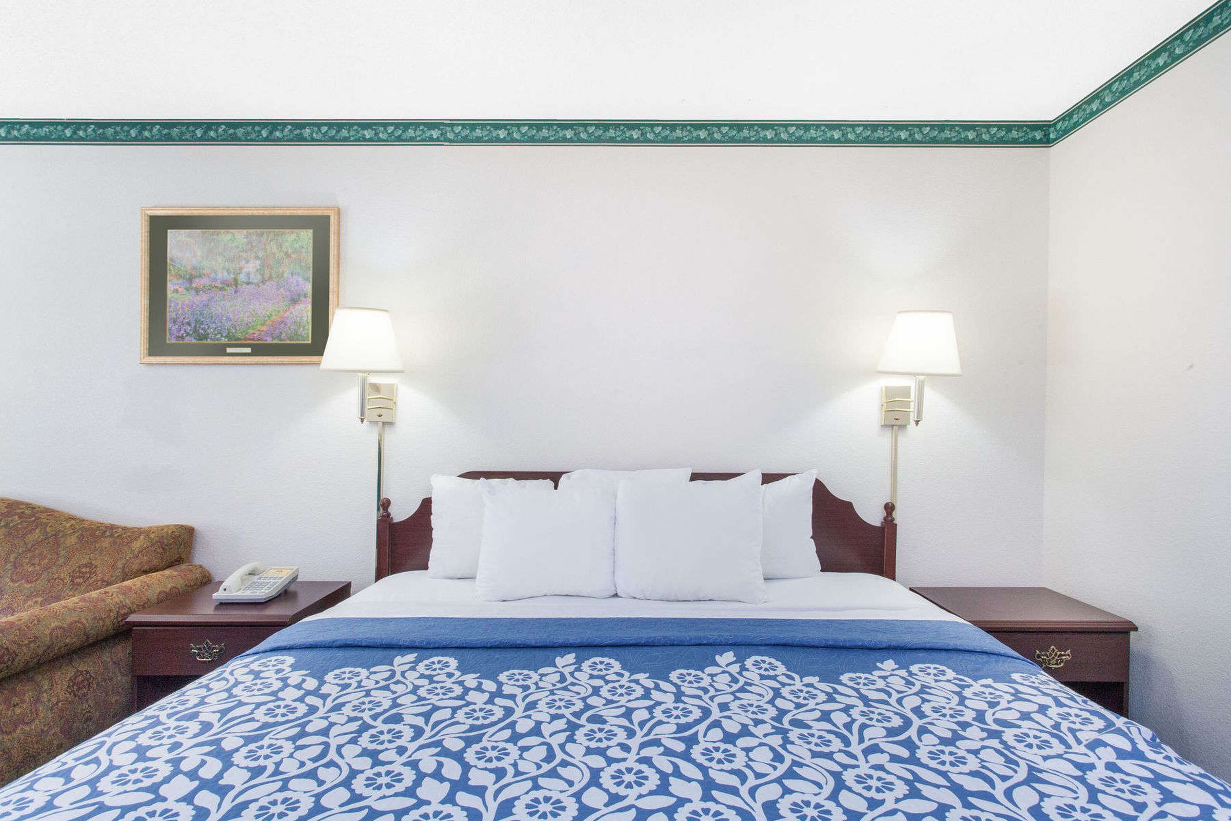 Baymont Inn & Suites by Wyndham Swanton/Toledo Airport