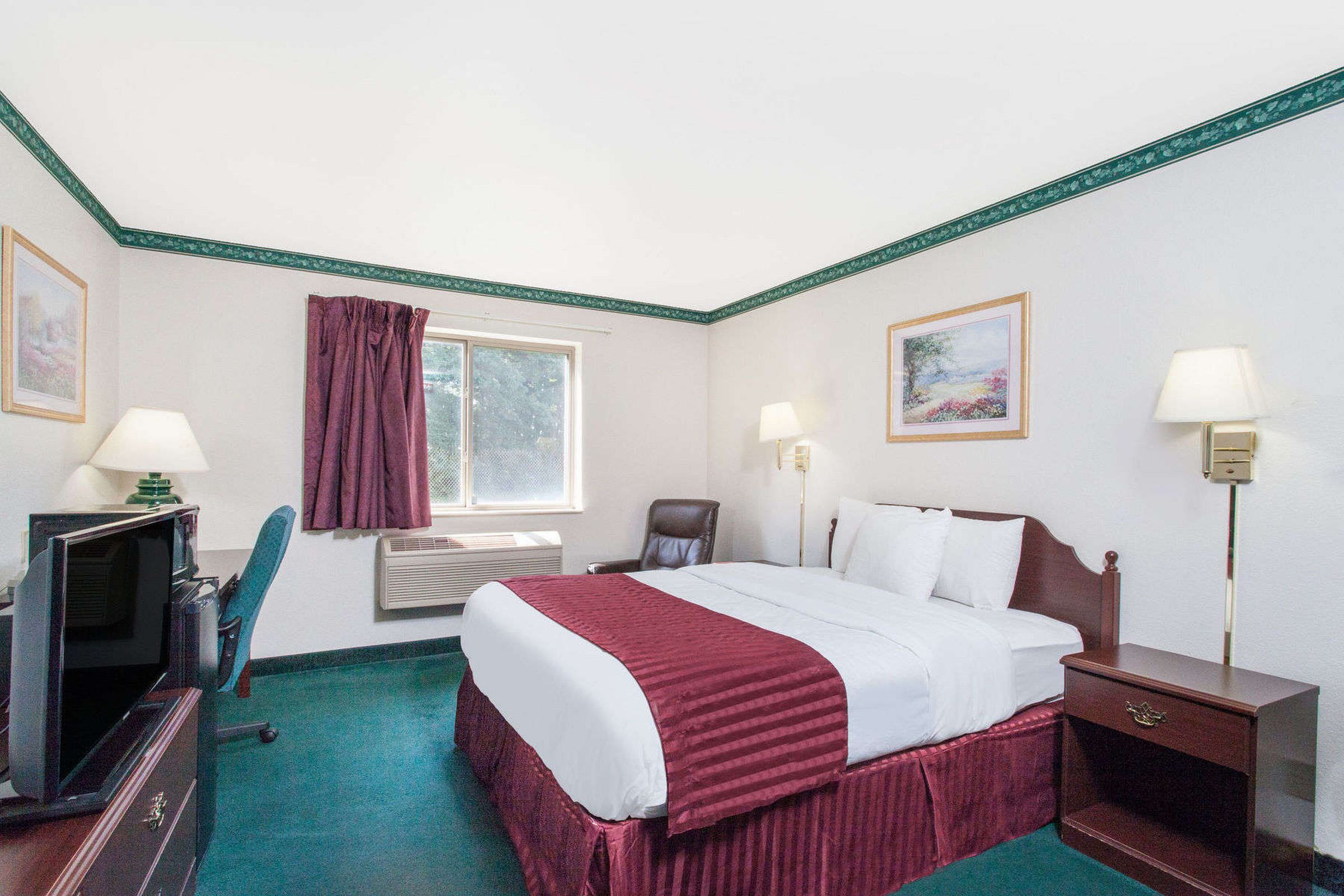 Baymont Inn & Suites by Wyndham Swanton/Toledo Airport