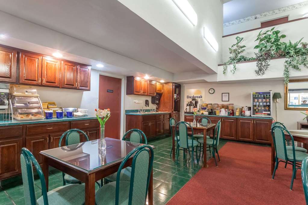 Baymont Inn & Suites by Wyndham Swanton/Toledo Airport