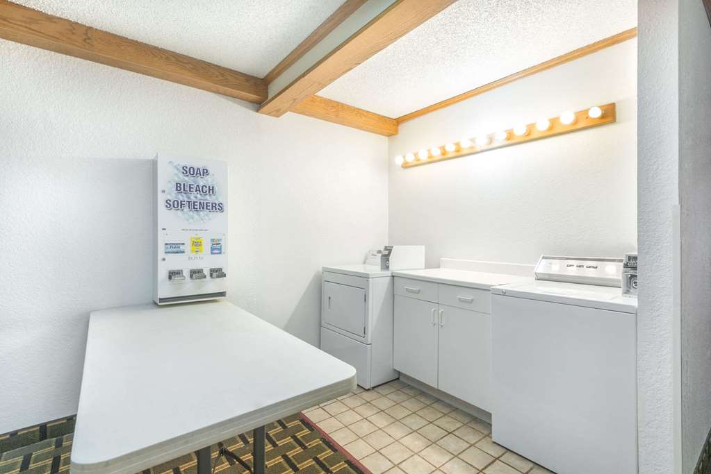 Super 8 by Wyndham Twinsburg/Cleveland Area