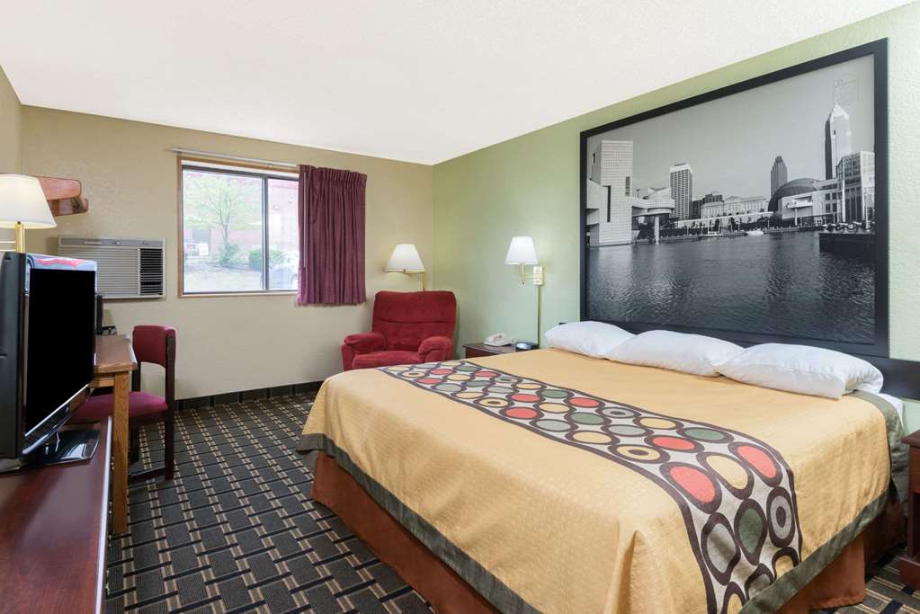 Super 8 by Wyndham Twinsburg/Cleveland Area