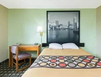 Super 8 by Wyndham Twinsburg/Cleveland Area