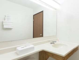 Super 8 by Wyndham Twinsburg/Cleveland Area
