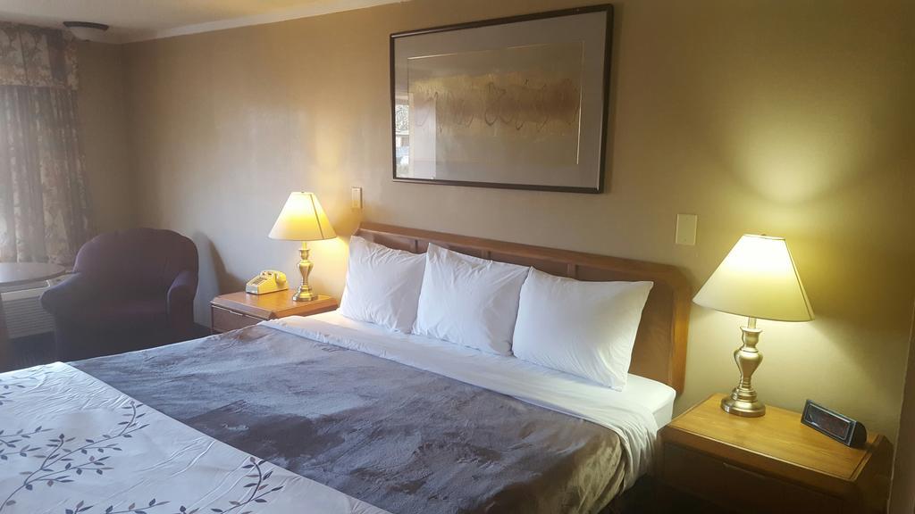 Airport Inn & Parking Vandalia