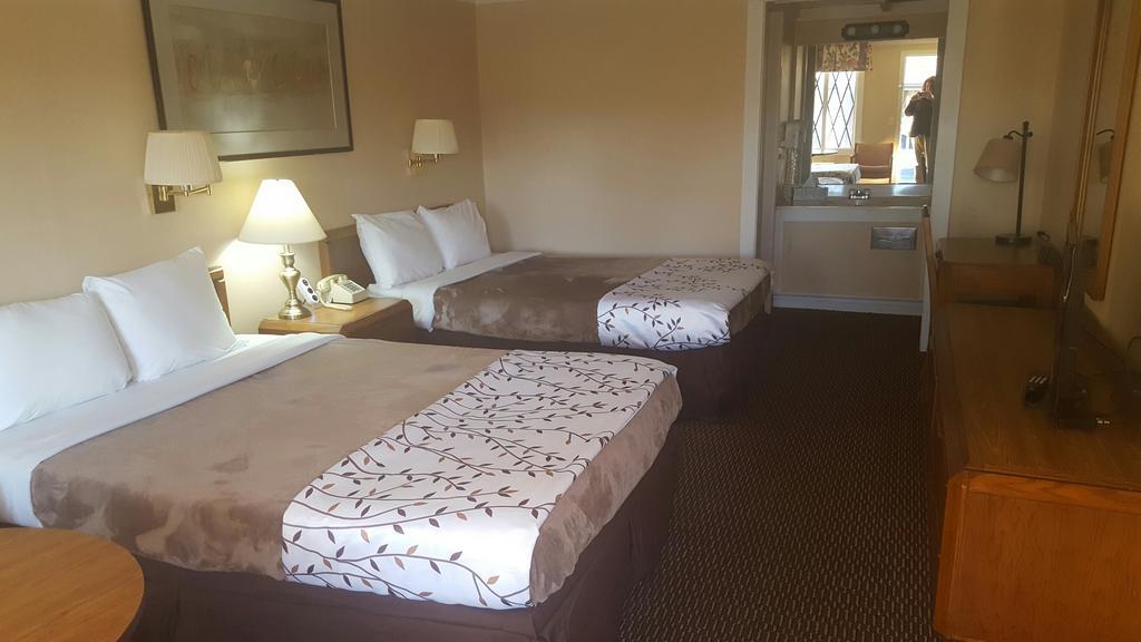 Airport Inn & Parking Vandalia