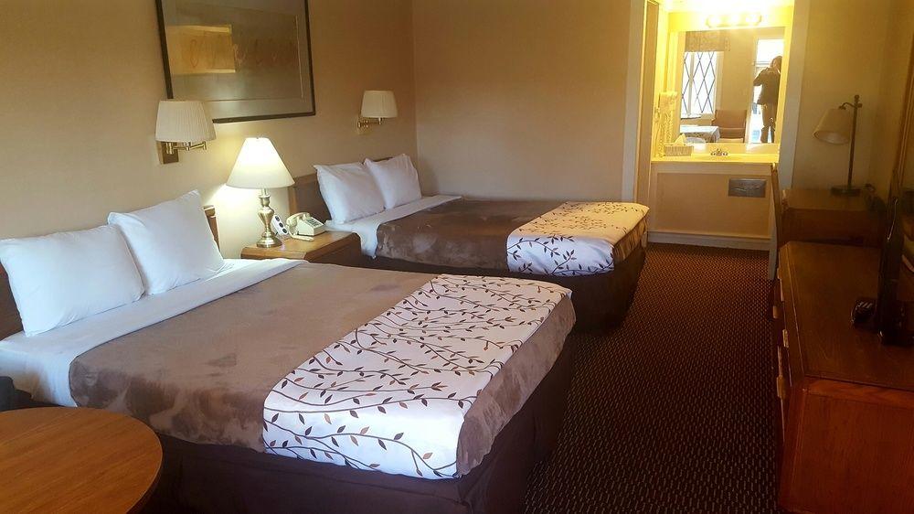 Airport Inn & Parking Vandalia