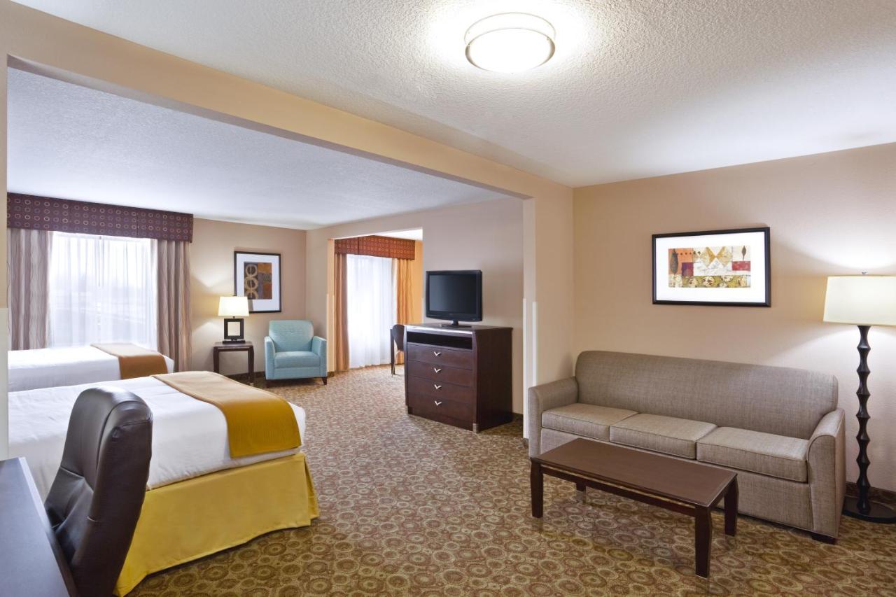 Holiday Inn Express Hotel & Suites Van Wert