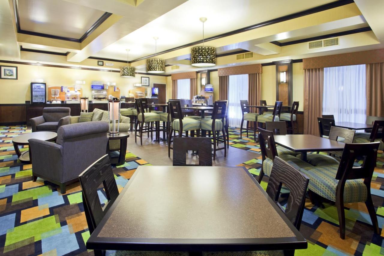 Holiday Inn Express Hotel & Suites Van Wert