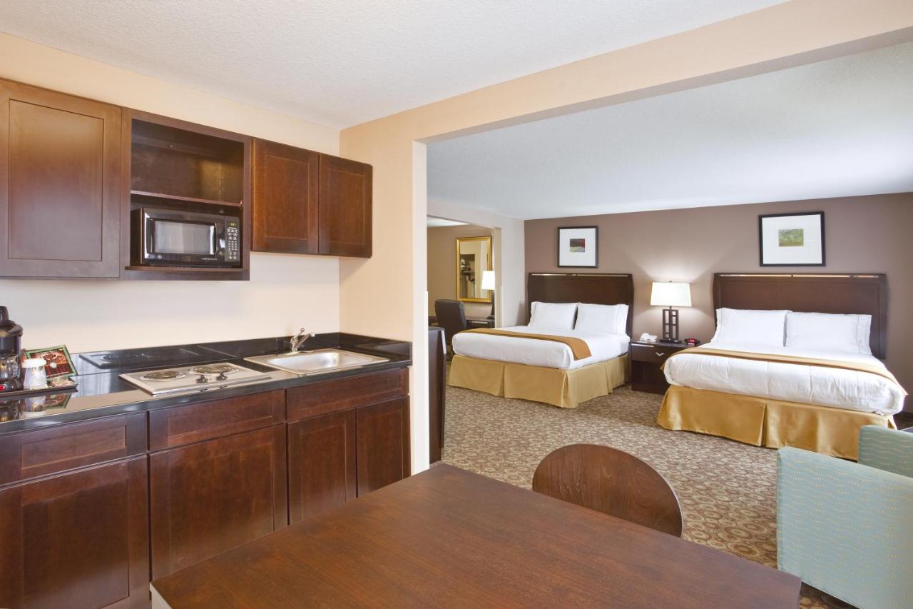 Holiday Inn Express Hotel & Suites Van Wert