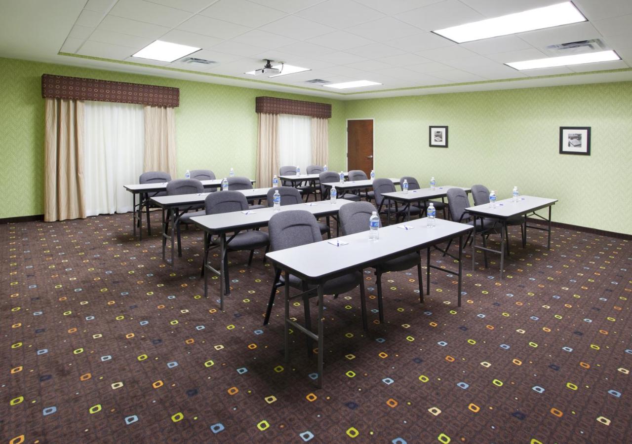 Holiday Inn Express Hotel & Suites Van Wert