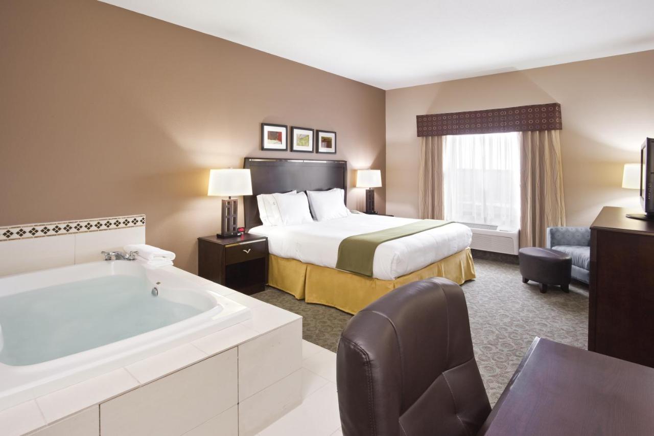 Holiday Inn Express Hotel & Suites Van Wert