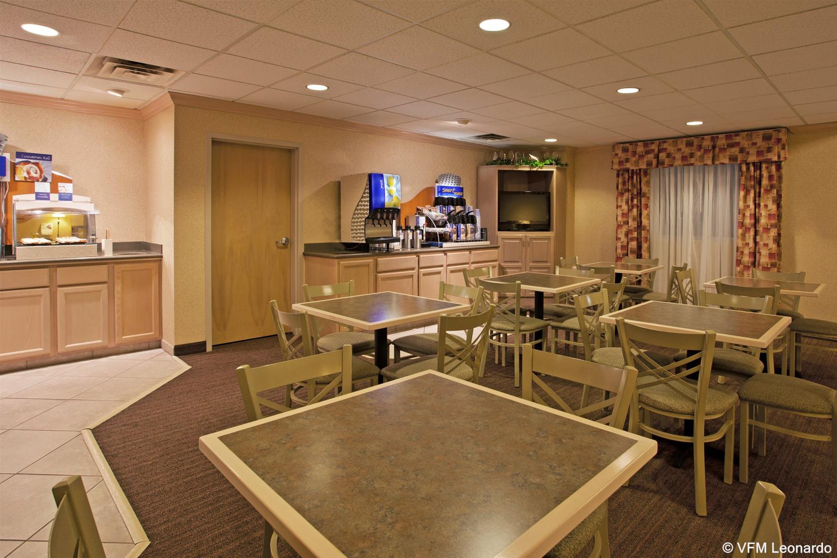 Holiday Inn Express Vermilion