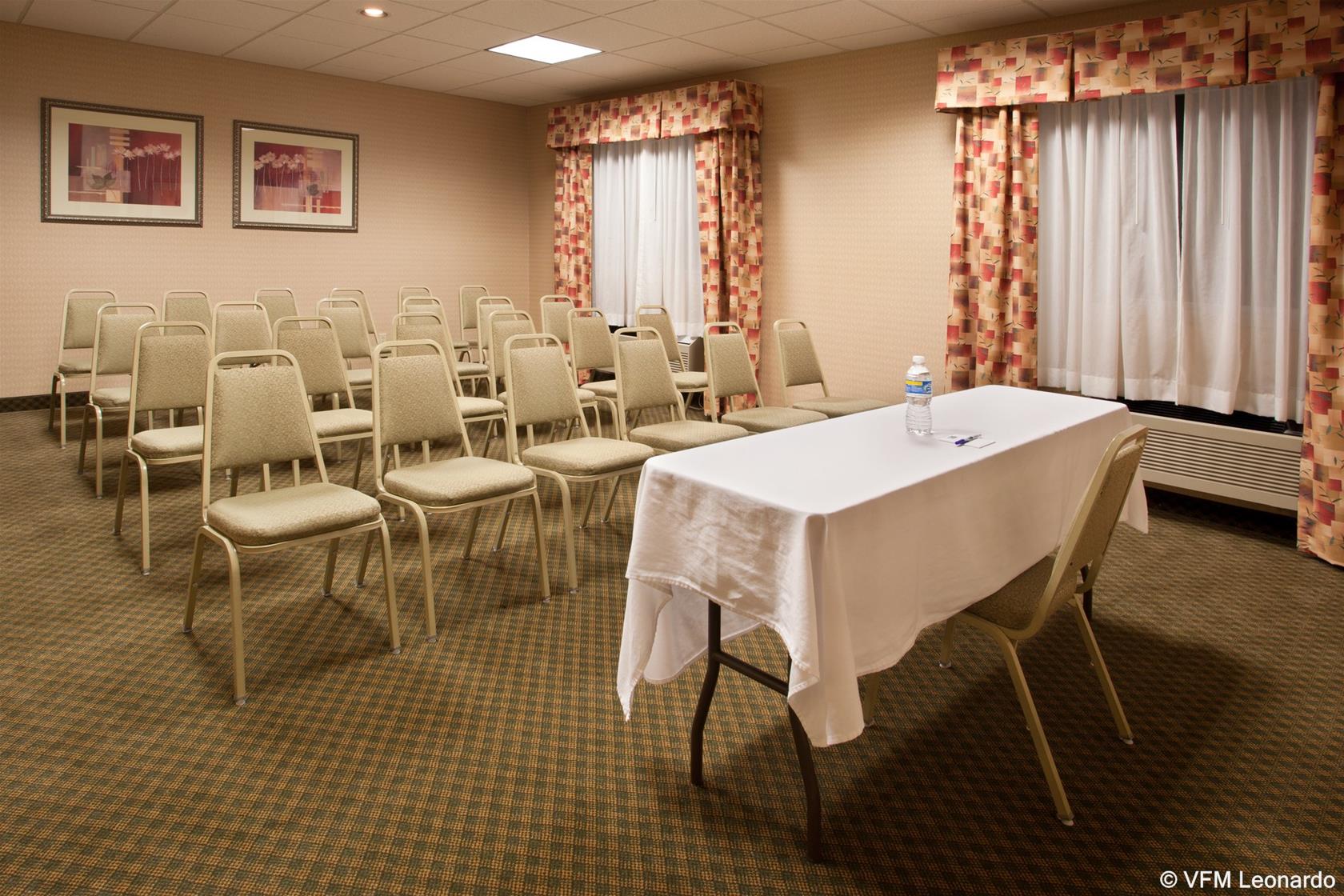 Holiday Inn Express Vermilion