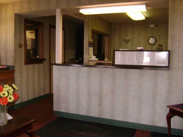 OYO Hotel Wadsworth OH I-76