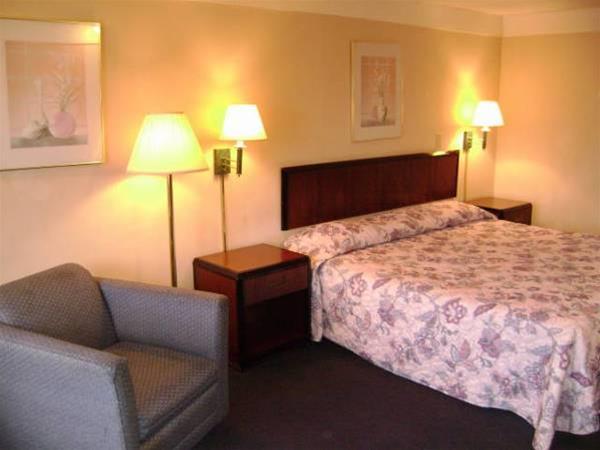 OYO Hotel Wadsworth OH I-76