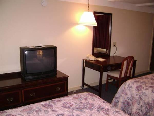 OYO Hotel Wadsworth OH I-76