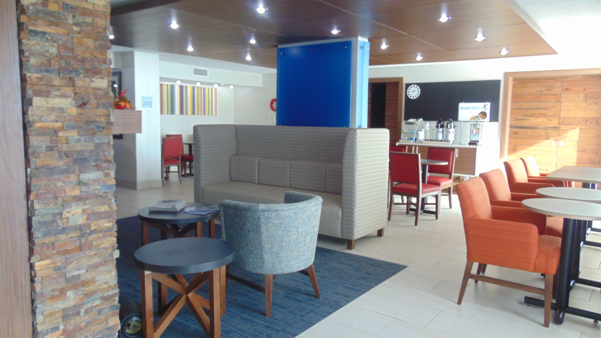 Holiday Inn Express & Suites Wapakoneta