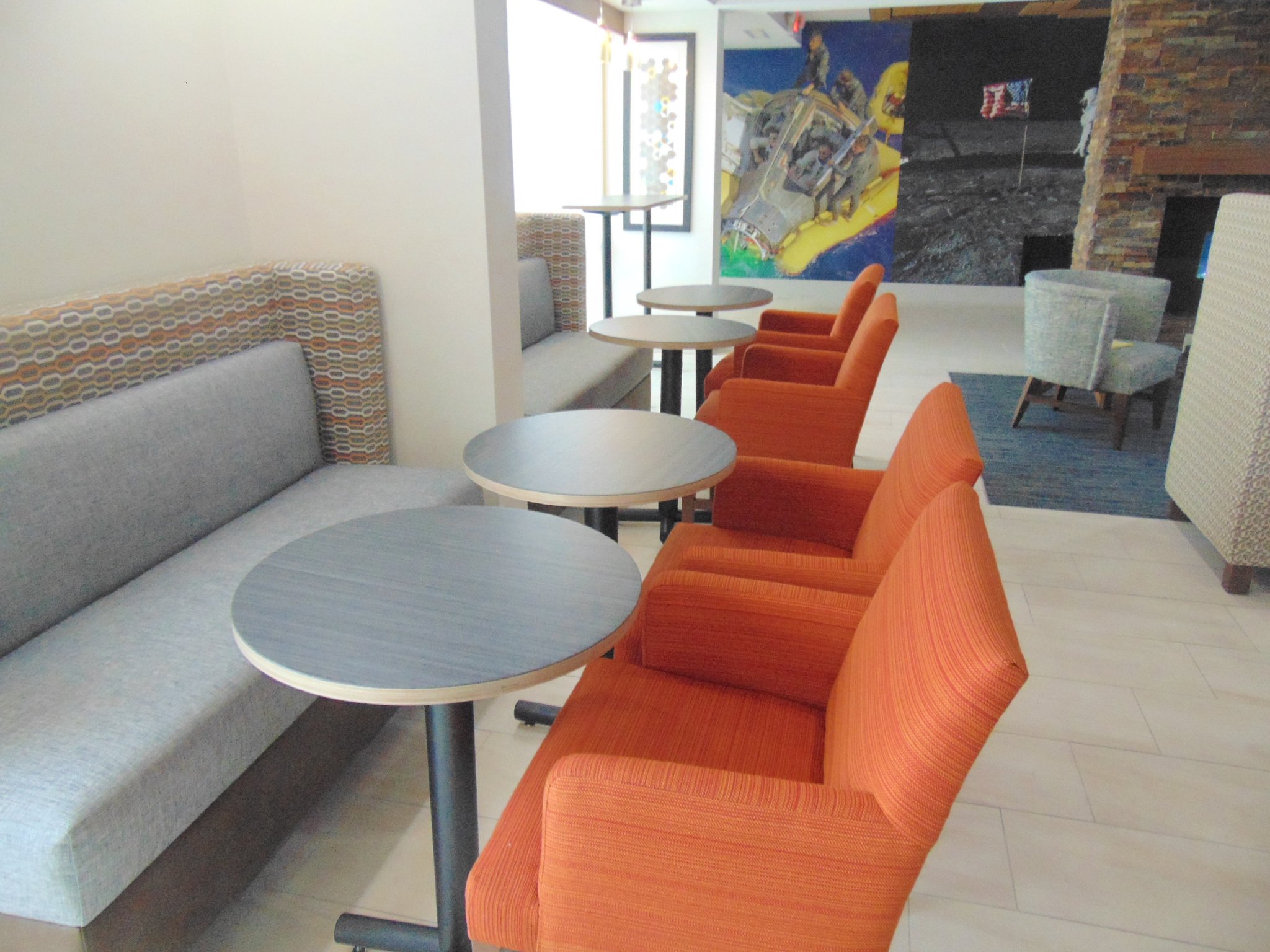 Holiday Inn Express & Suites Wapakoneta