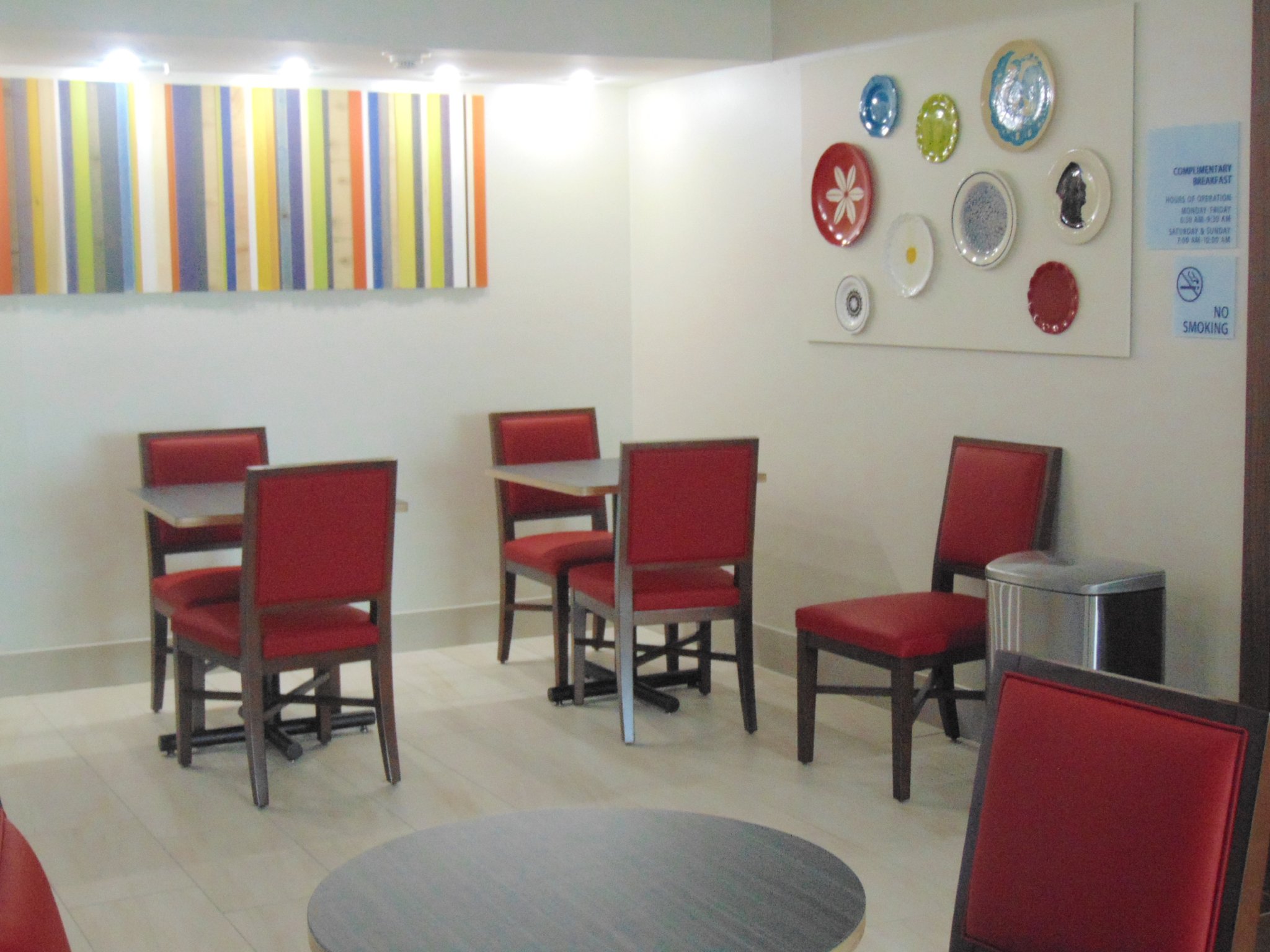 Holiday Inn Express & Suites Wapakoneta