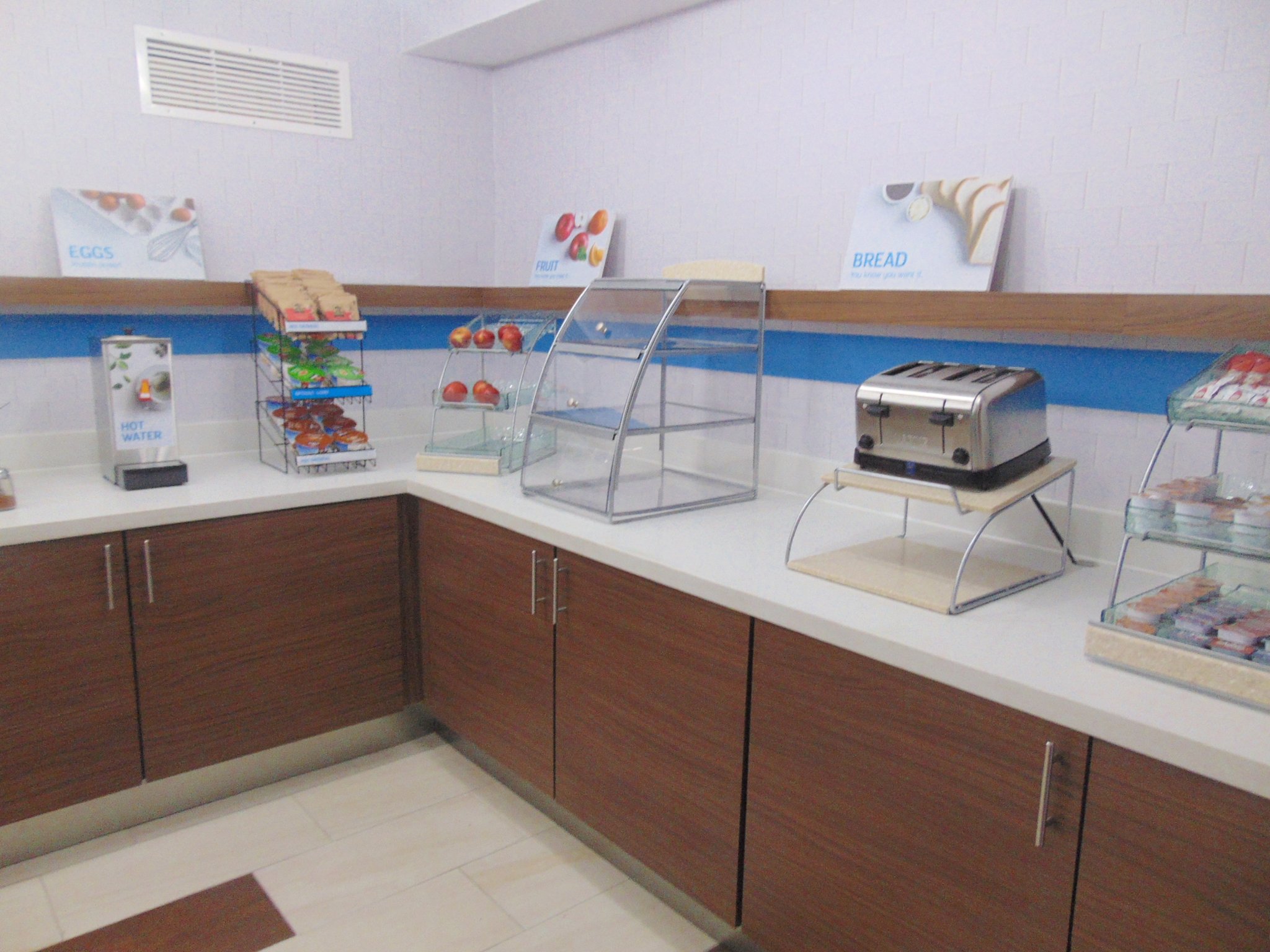 Holiday Inn Express & Suites Wapakoneta