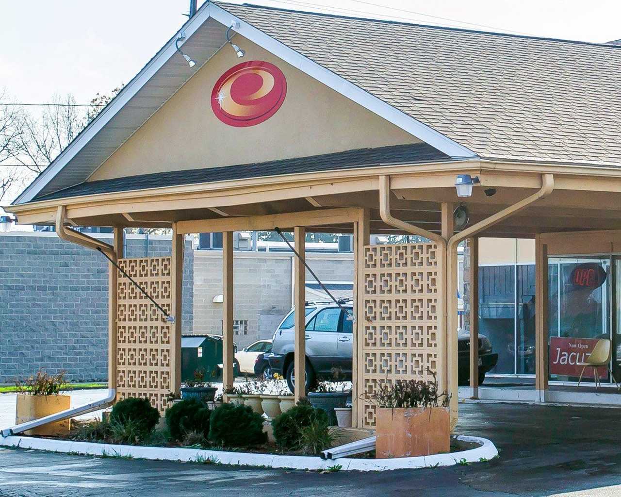 Economy Inn & Suites