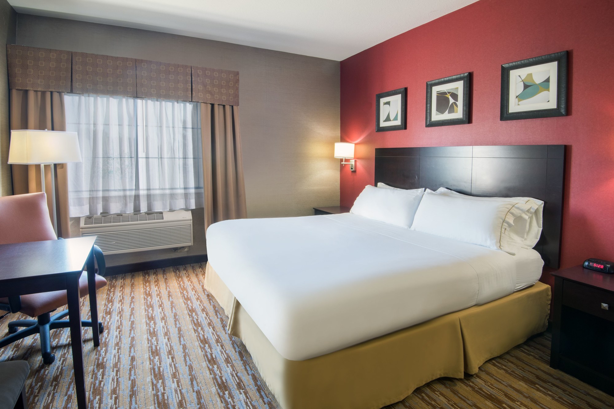 Holiday Inn Express & Suites Wauseon