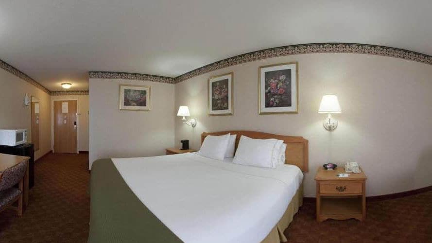 Holiday Inn Express & Suites Wauseon