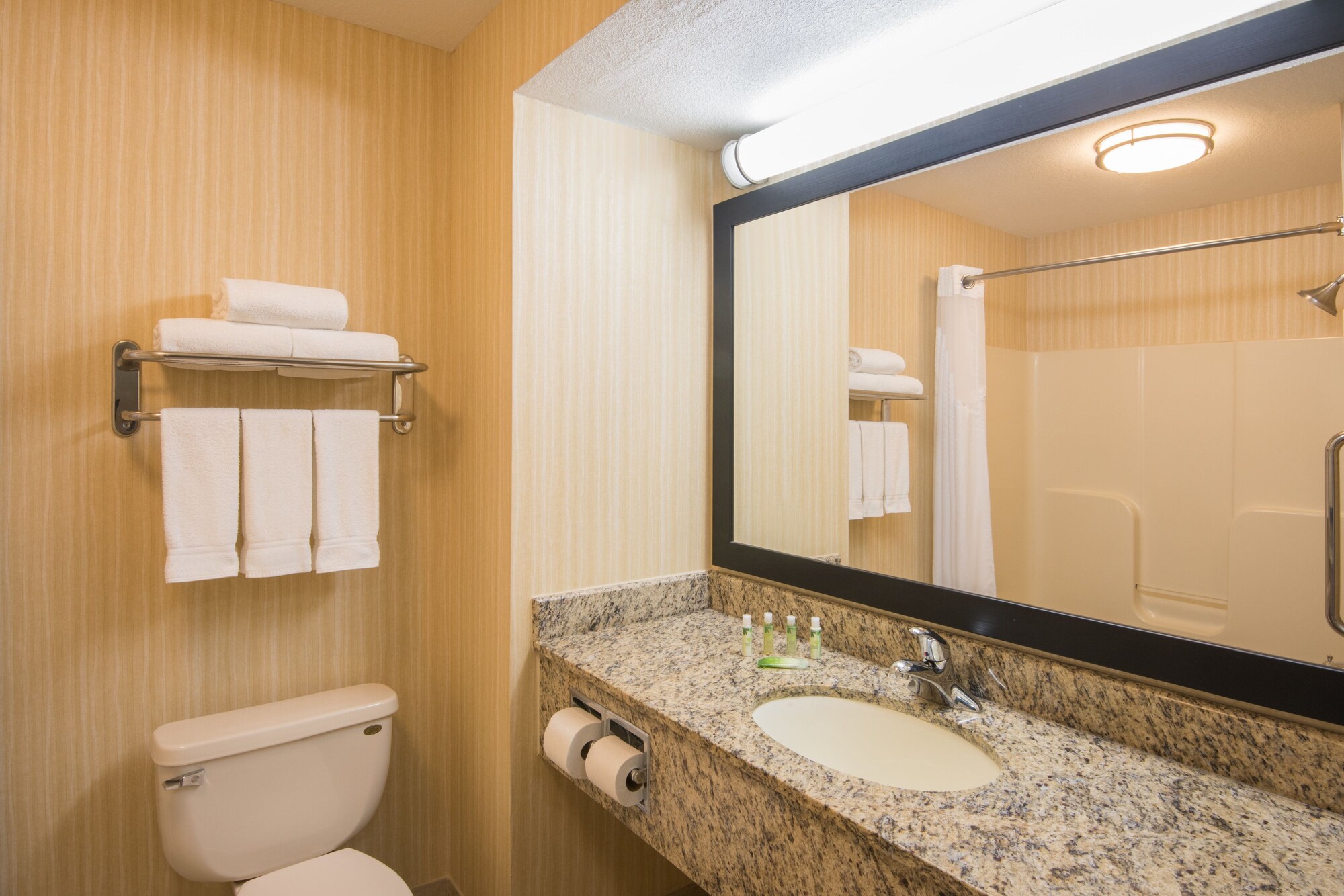 Holiday Inn Express & Suites Wauseon