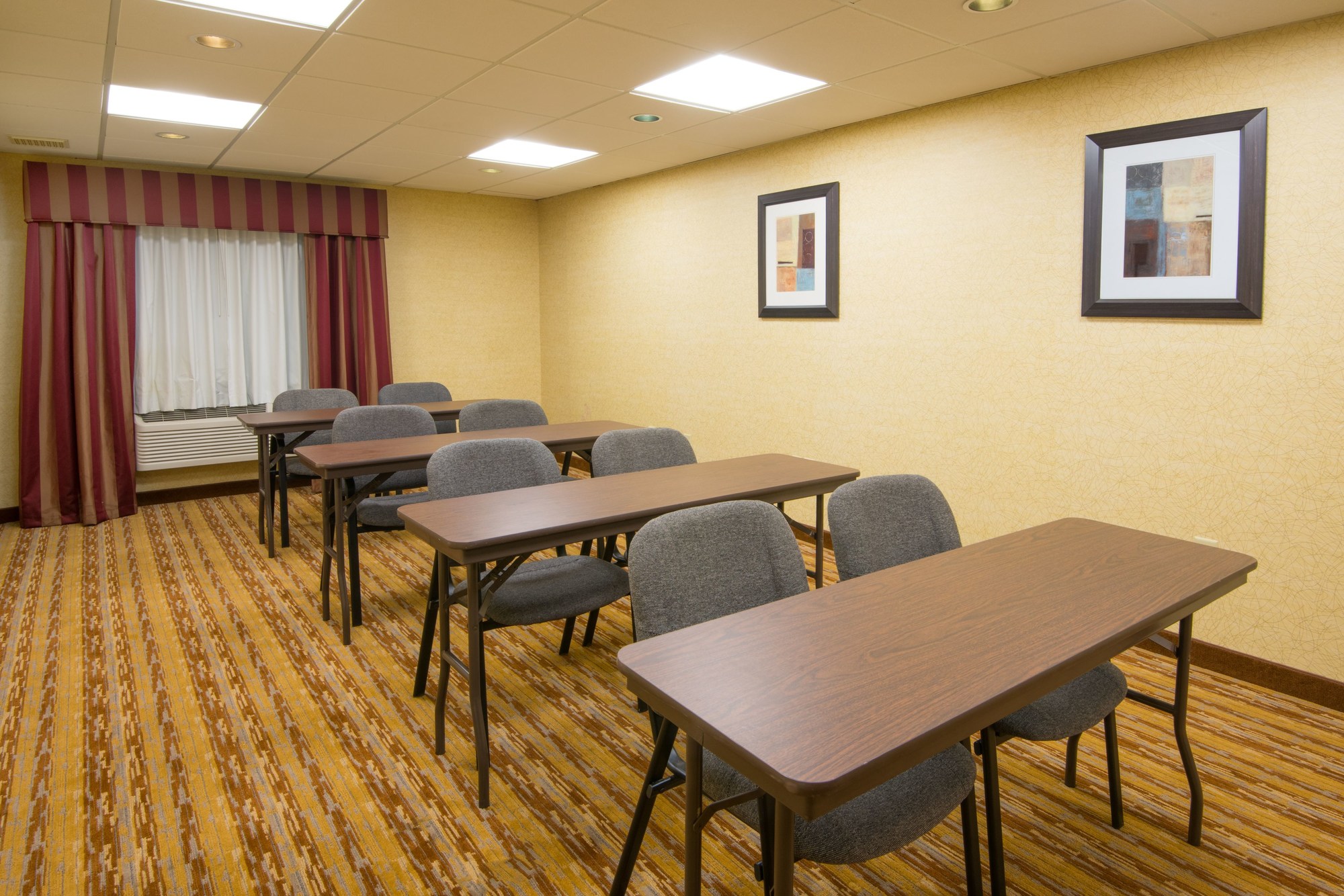 Holiday Inn Express & Suites Wauseon